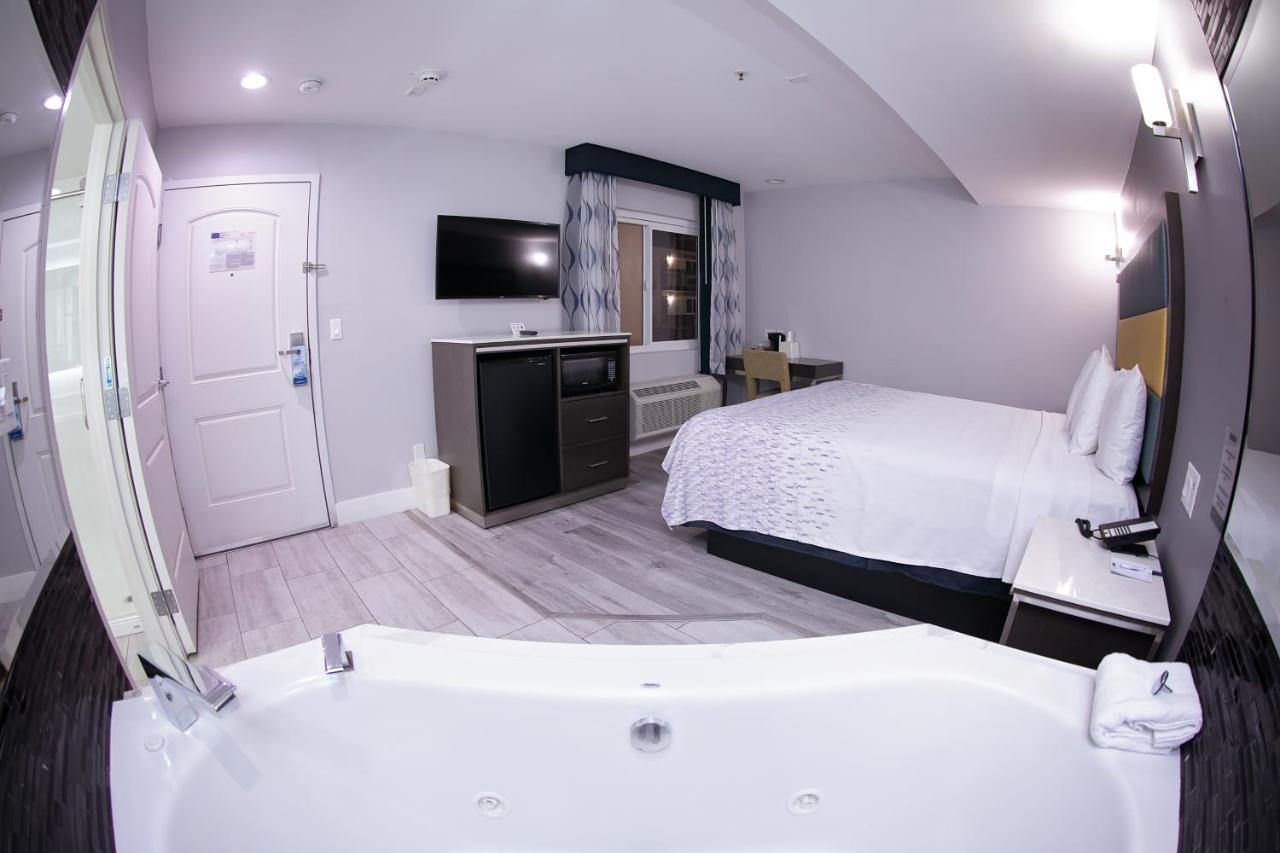 Travelodge Inn & Suites By Wyndham West Covina Bagian luar foto